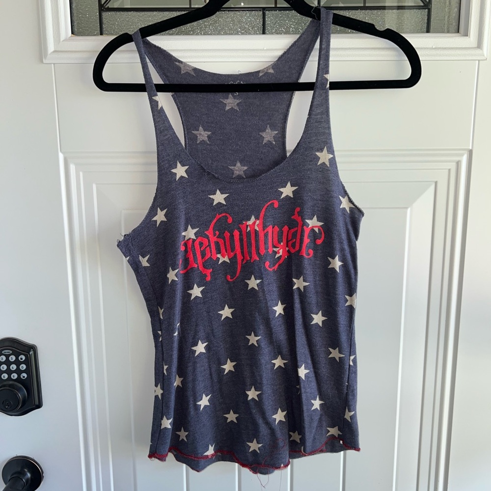 Star Pattern Tank Top with Red Graphic